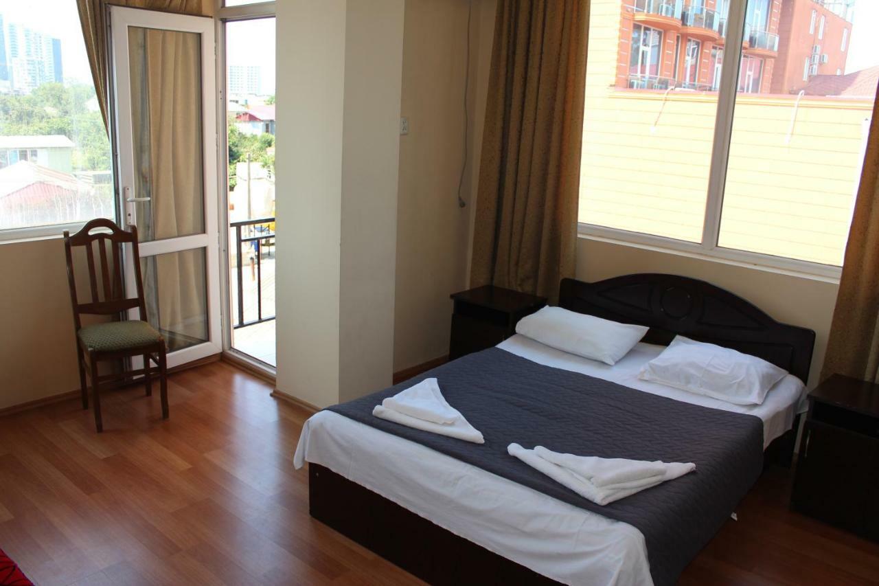 Eleganti Hotel Batumi Exterior foto