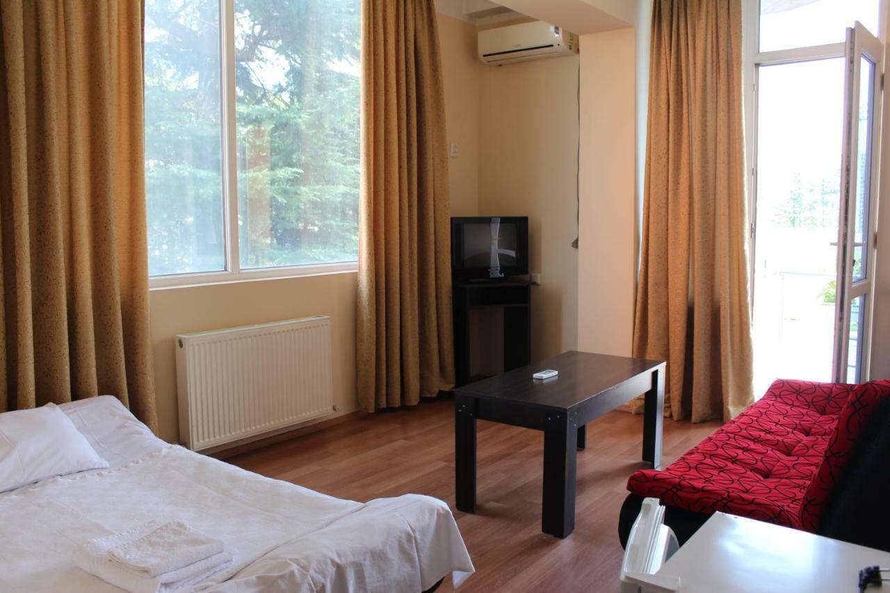 Eleganti Hotel Batumi Exterior foto